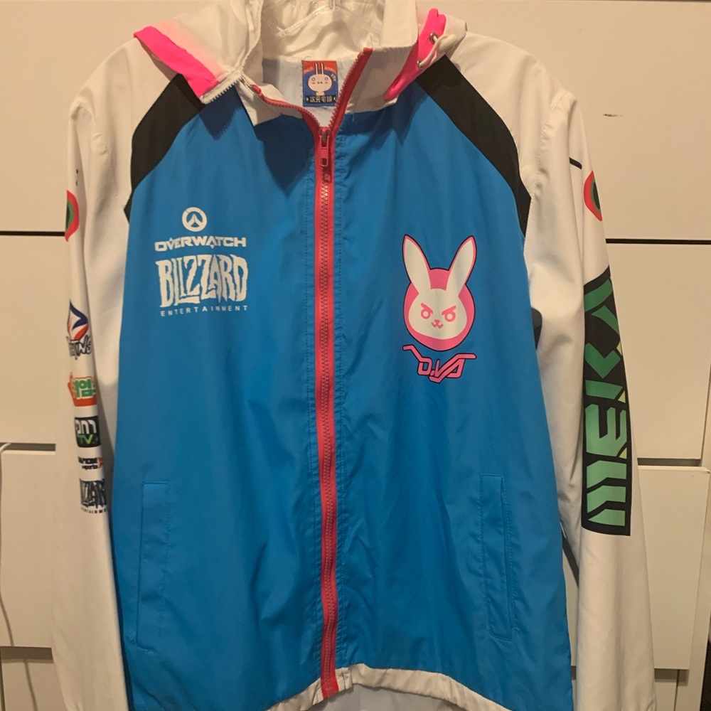 dva windbreaker jacket